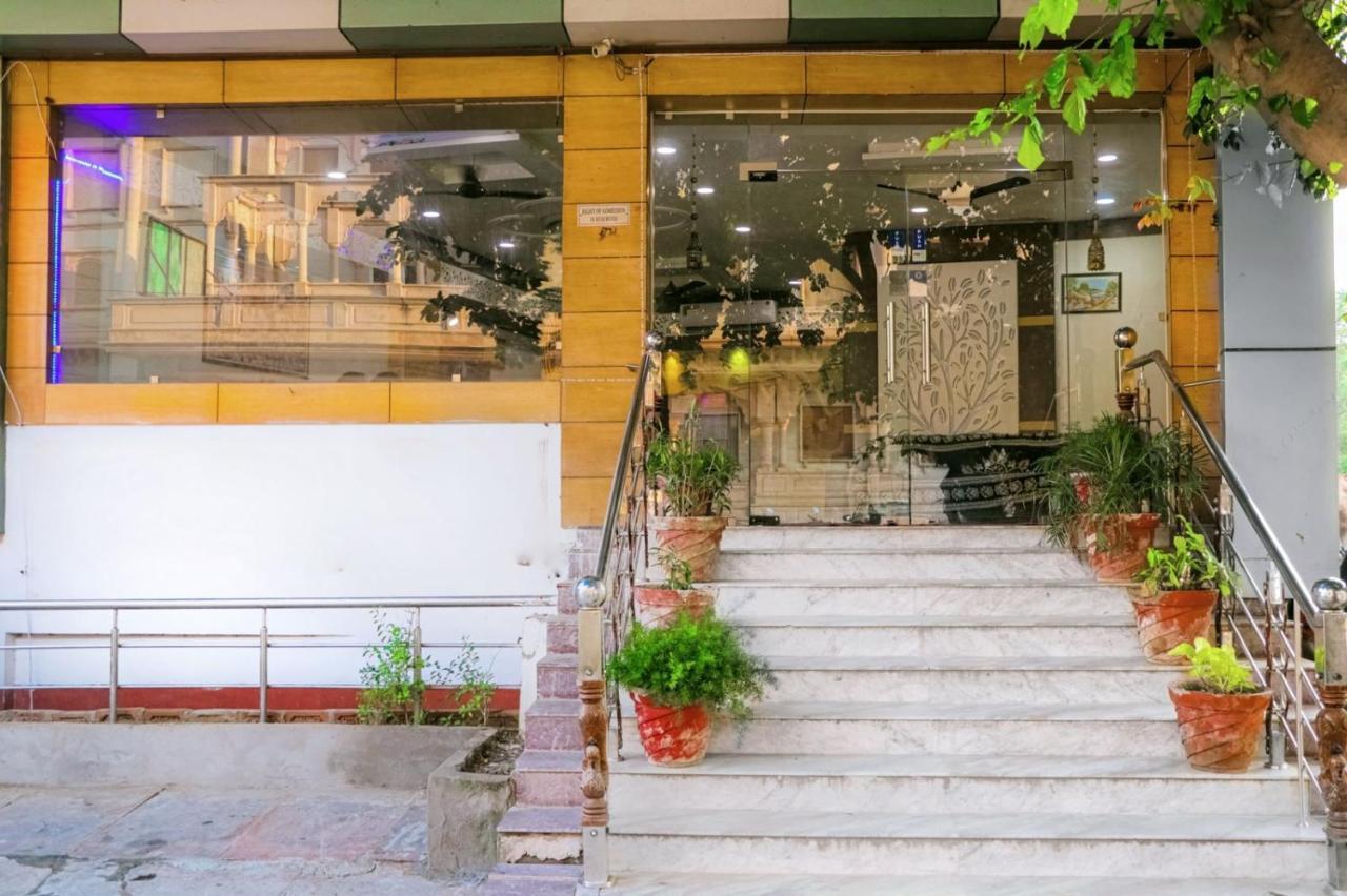 Blue Rose International, Family Hotel Agra  Exteriör bild